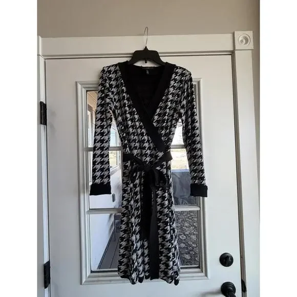 WHBM Bold Houndstooth Reversible Faux Wrap Belted Dress 6 - Picture 1 of 11